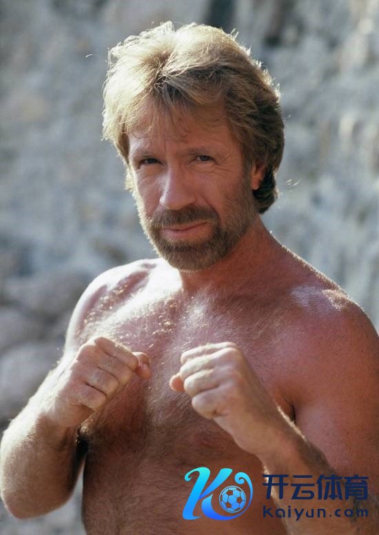 好莱坞行为巨星查克·诺里斯示寂 曾参与多部游戏上演